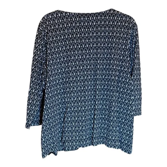 L.L. Bean Navy White Supima Cotton Patterned VNeck 3/4 sleeve Top, 1X 2 for $30 - Picture 4 of 9